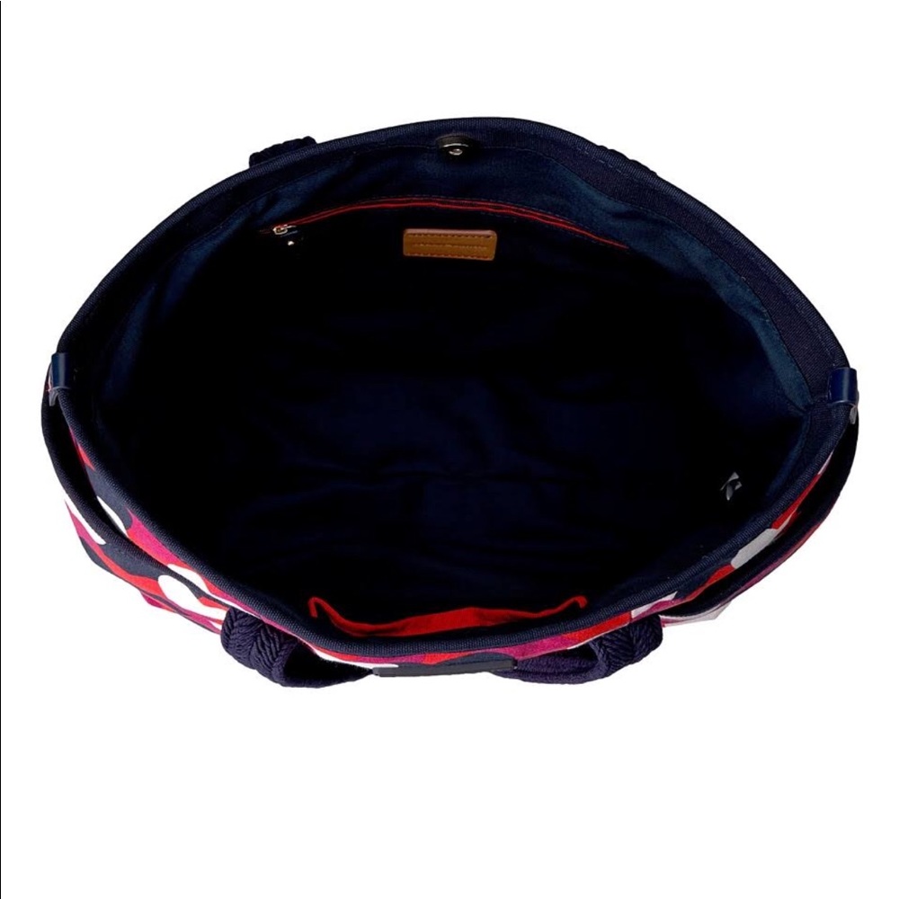 Tommy Hilfiger Extra-Large Dariana Heart-Print bag - Picture 3 of 5